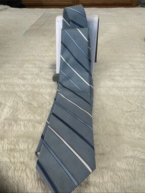 Classic Light Blue Striped Men's Tie – Versatile Professional Finish